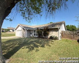 7401 Oak Marsh St in Live Oak, TX - Building Photo - Building Photo