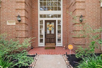 22007 Crossbrook Dr in Katy, TX - Building Photo - Building Photo