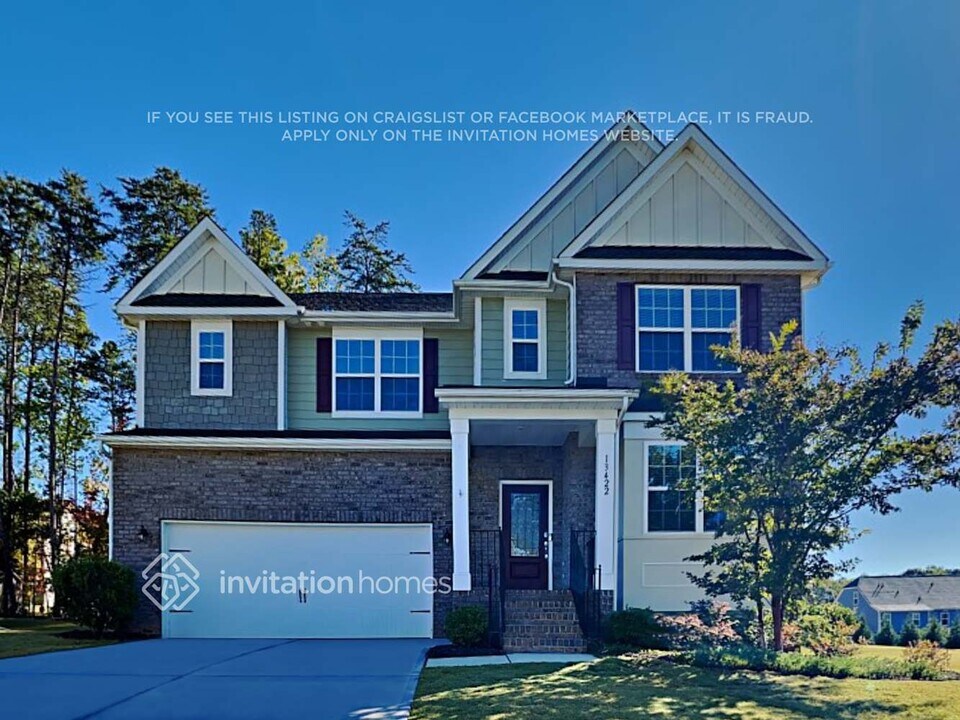 13422 Hyperion Hills Ln in Charlotte, NC - Building Photo