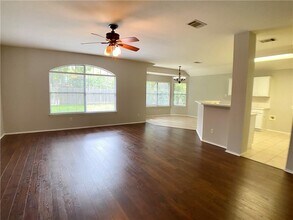 5801 Fitchwood Ln in Austin, TX - Foto de edificio - Building Photo