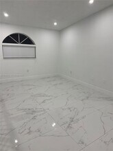 7698 W 34th Ln in Hialeah, FL - Building Photo - Building Photo