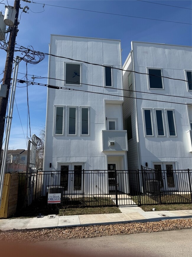 6350 Culberson St in Houston, TX - Building Photo - Building Photo