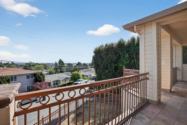 2230 Sol St in San Leandro, CA - Building Photo - Building Photo