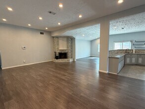 306 Flora Vista Dr in Webster, TX - Building Photo - Building Photo