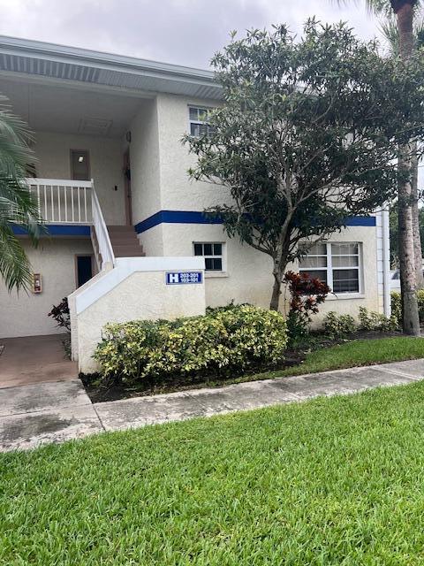 property at 1512 SE Royal Green Cir