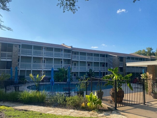 2 Cliffhouse Dr in Belton, TX - Foto de edificio - Building Photo