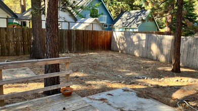 768 Alameda Ave in South Lake Tahoe, CA - Building Photo - Building Photo