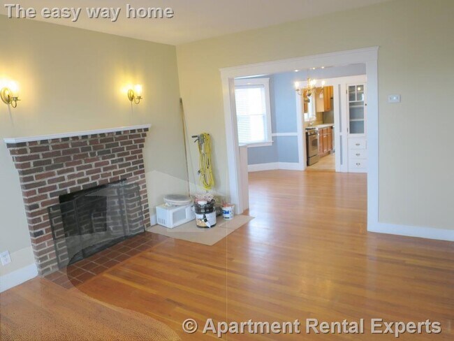 1098 Fellsway in Medford, MA - Building Photo - Building Photo
