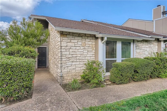 1701 Timber Brush Trail in Austin, TX - Building Photo - Building Photo