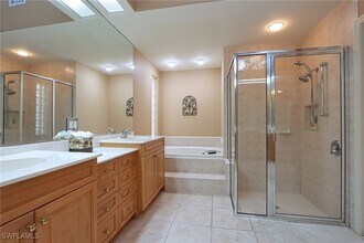 5815 Persimmon Way in Naples, FL - Building Photo - Building Photo