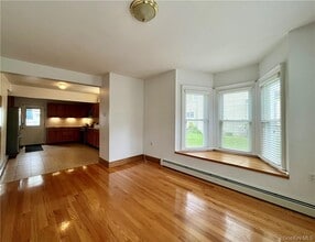 6 Cottage St in Warwick, NY - Building Photo - Building Photo