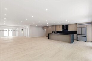 2251 SW 20th St in Miami, FL - Building Photo