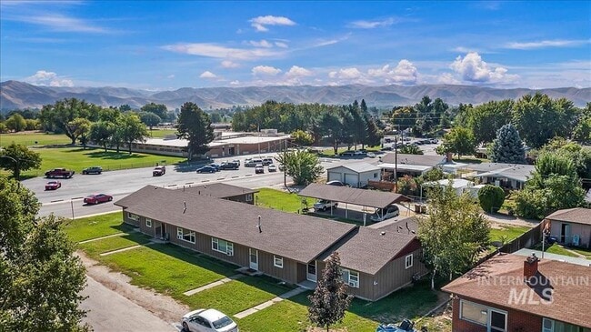 property at 1115 E 2nd St