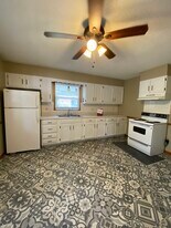 1302 N Centennial St in Kirksville, MO - Building Photo