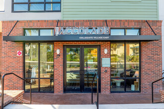 The Accolade Collegiate Village East in Orlando, FL - Foto de edificio - Building Photo