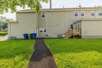 121 Hillview Ave in Waterbury, CT - Building Photo - Building Photo