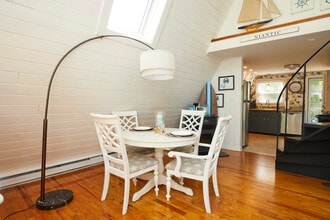 68 S Edgewood Rd in East Lyme, CT - Building Photo - Building Photo