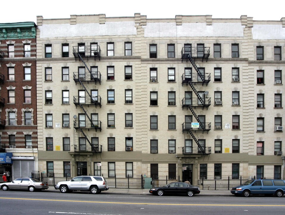 135-145 W 145th St in New York, NY - Building Photo