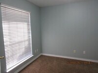 345 Riverchase Blvd photo'