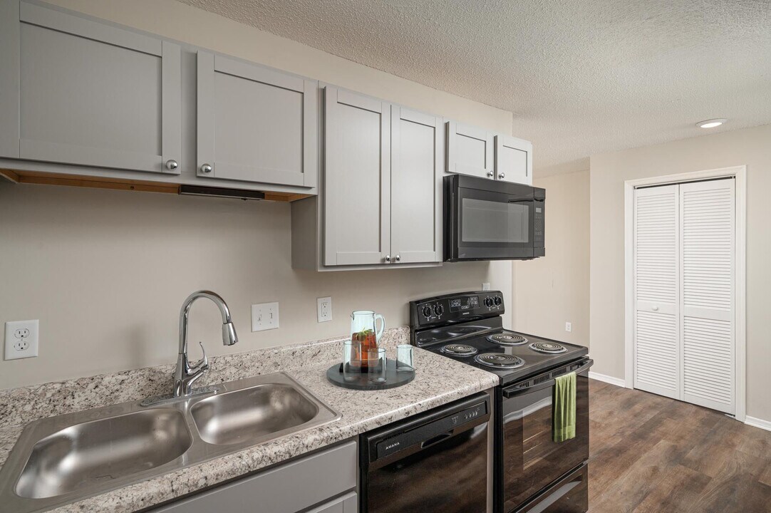Vandergriff Village Apartments by Callio Properties in Hixson, TN - Building Photo