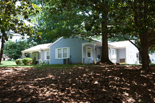 Fairmarket Plaza Apartments in Charlotte, NC - Building Photo