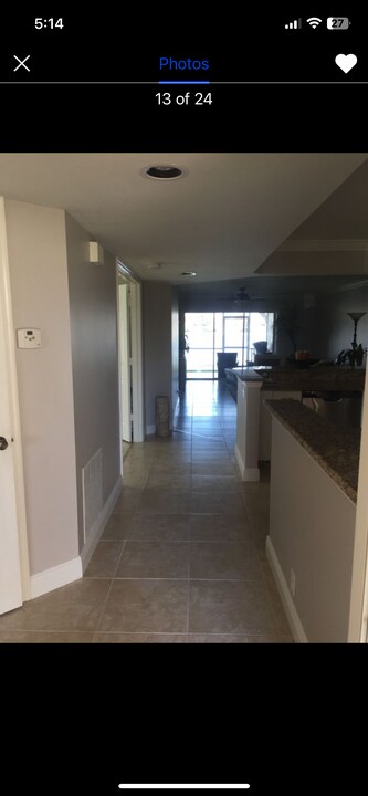 7836 Emerald Cir in Naples, FL - Building Photo