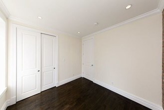 11 E 7th St-Unit -3E in New York, NY - Building Photo - Building Photo