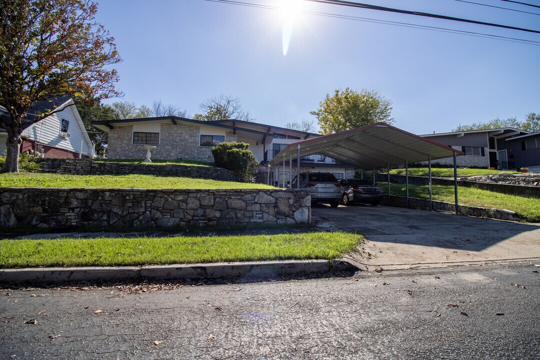 614 Barchester Dr, Unit 614 Barchester Dr in San Antonio, TX - Building Photo