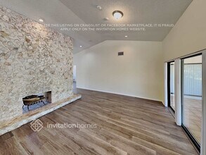 10941 NW 7th St in Coral Springs, FL - Foto de edificio - Building Photo