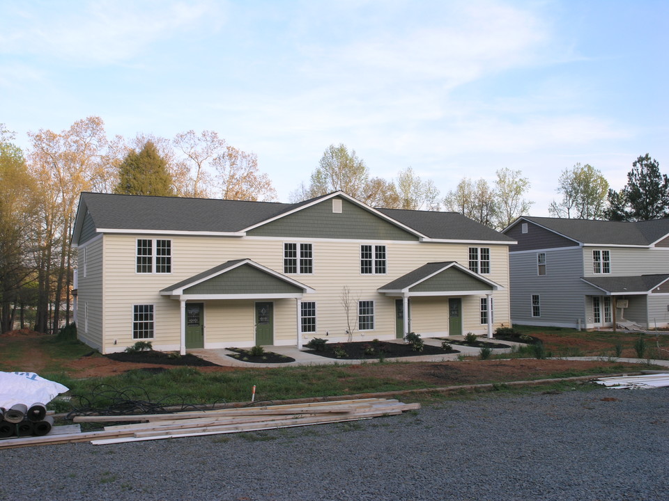 22926 Lake Tillery Rd in Albemarle, NC - Building Photo