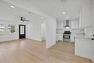 1520 Valley View St in Mesquite, TX - Building Photo - Building Photo