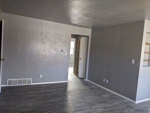 1727 Silvercrest Dr in Appleton, WI - Building Photo - Building Photo
