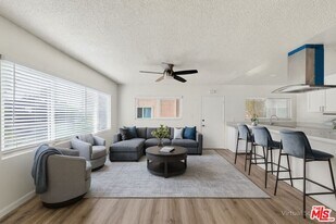 425 W Regent St in Inglewood, CA - Building Photo