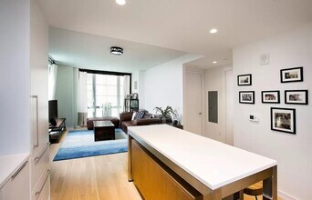 7 Lexington Ave in New York, NY - Building Photo - Building Photo