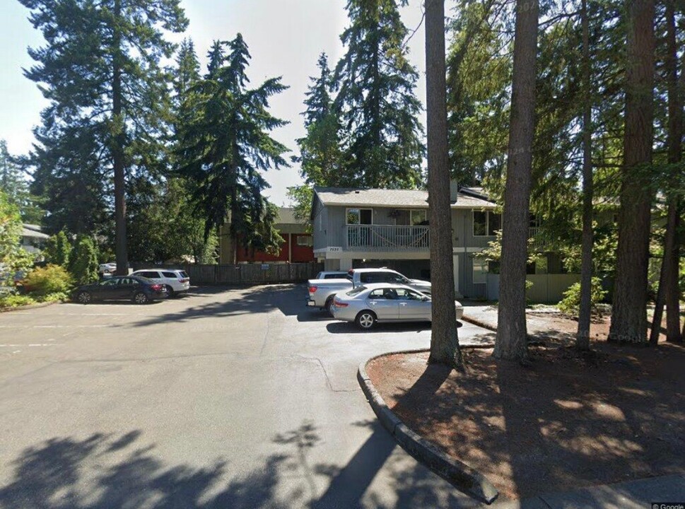 7520 208th St SW, Unit Edmonds Condo in Edmonds, WA - Foto de edificio