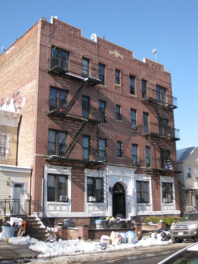 201 Foster Ave in Brooklyn, NY - Foto de edificio - Building Photo