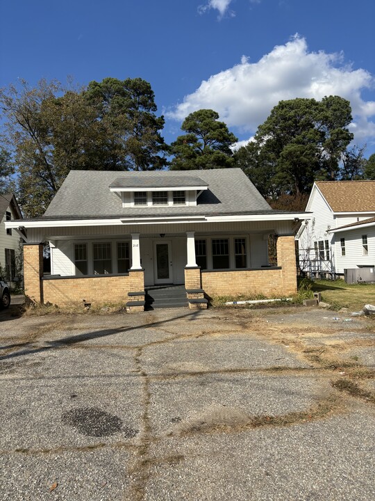 218 Pine Bluff St in Malvern, AR - Building Photo