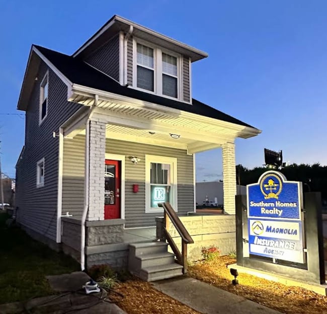 property at 143 W Market St