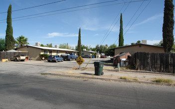 4450 E Fairmount St in Tucson, AZ - Building Photo - Building Photo