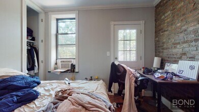 325 E 5th St in New York, NY - Building Photo - Building Photo