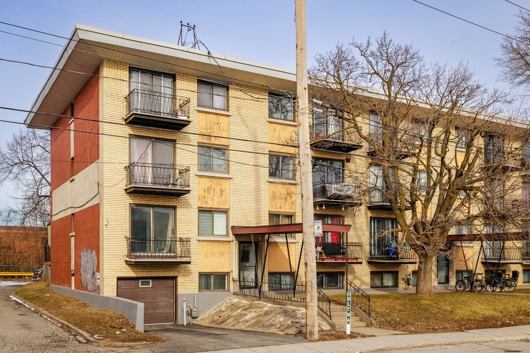 9177 Airlie St in Montréal, QC - Building Photo