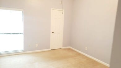 2105 Count Fleet Dr-Unit -212 in Arlington, TX - Building Photo - Building Photo