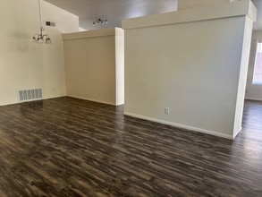 6239 Avenue J-4 in Lancaster, CA - Building Photo - Building Photo