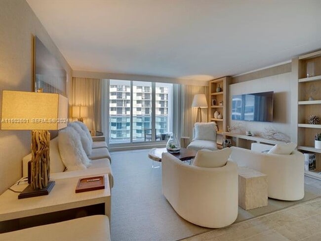 102-124 24th St in Miami Beach, FL - Foto de edificio - Building Photo