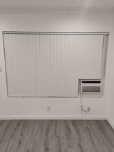 924 N Curson Ave in West Hollywood, CA - Foto de edificio - Building Photo