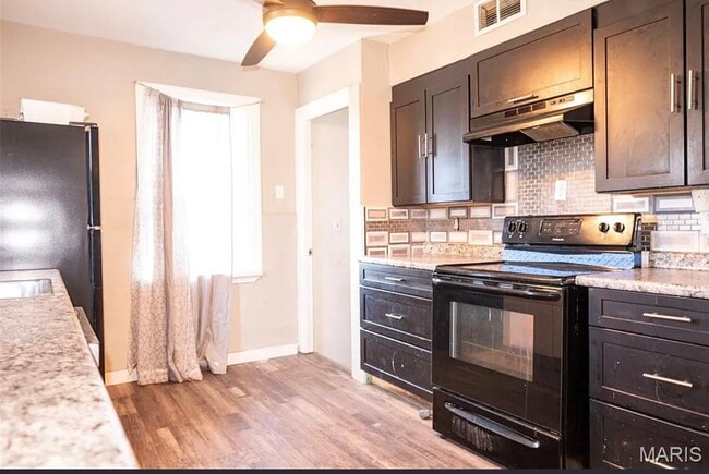 324 N Dade Ave in Ferguson, MO - Building Photo - Building Photo