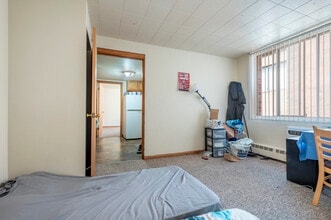 1309 Spring St in Madison, WI - Building Photo - Interior Photo