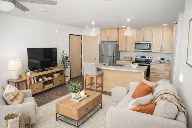 415 Century Pl, Unit 109 in Onalaska, WI - Foto de edificio - Building Photo