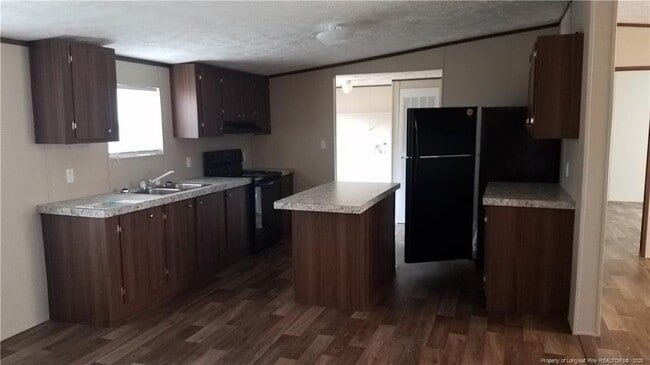 4076 Meadow Rd in Lumberton, NC - Building Photo - Building Photo