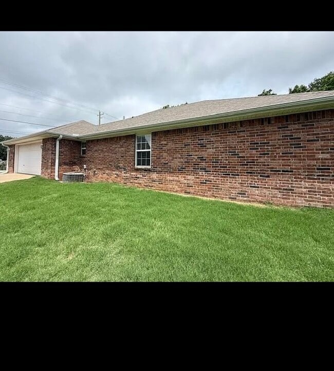 property at 1560 N Porter Rd
